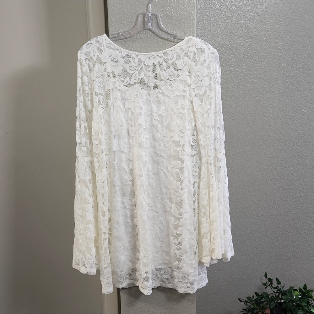 Abercrombie and Fitch bell sleeve cream lace dress